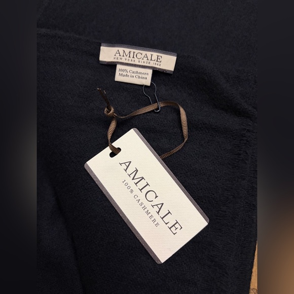 Amicale Cashmere Midnight Black Wrap - Picture 3 of 9